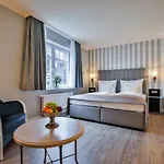 Sylthotel Raffelhueschen Garni 4* Вестерланд