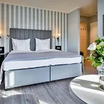 Sylthotel Raffelhueschen Garni 4*