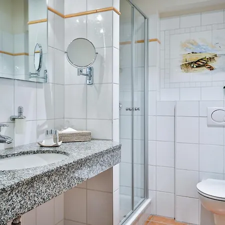 Sylthotel Raffelhüschen Garni Hotel 4*