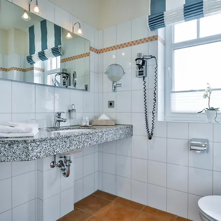 Sylthotel Raffelhueschen Garni מלון 4*