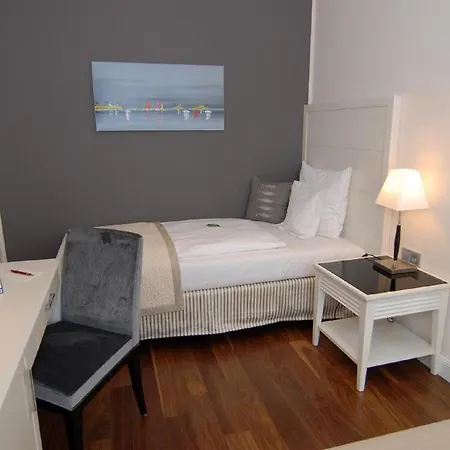 Sylthotel Raffelhueschen Garni ホテル ヴェスターラント