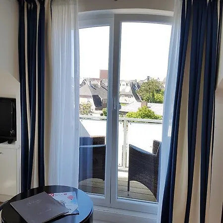 Ξενοδοχείο Sylthotel Raffelhueschen Garni 4*