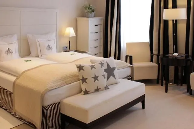 Sylthotel Raffelhüschen Garni Hotel 4*