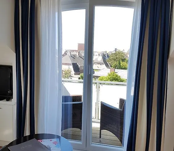 מלון Sylthotel Raffelhueschen Garni 4*